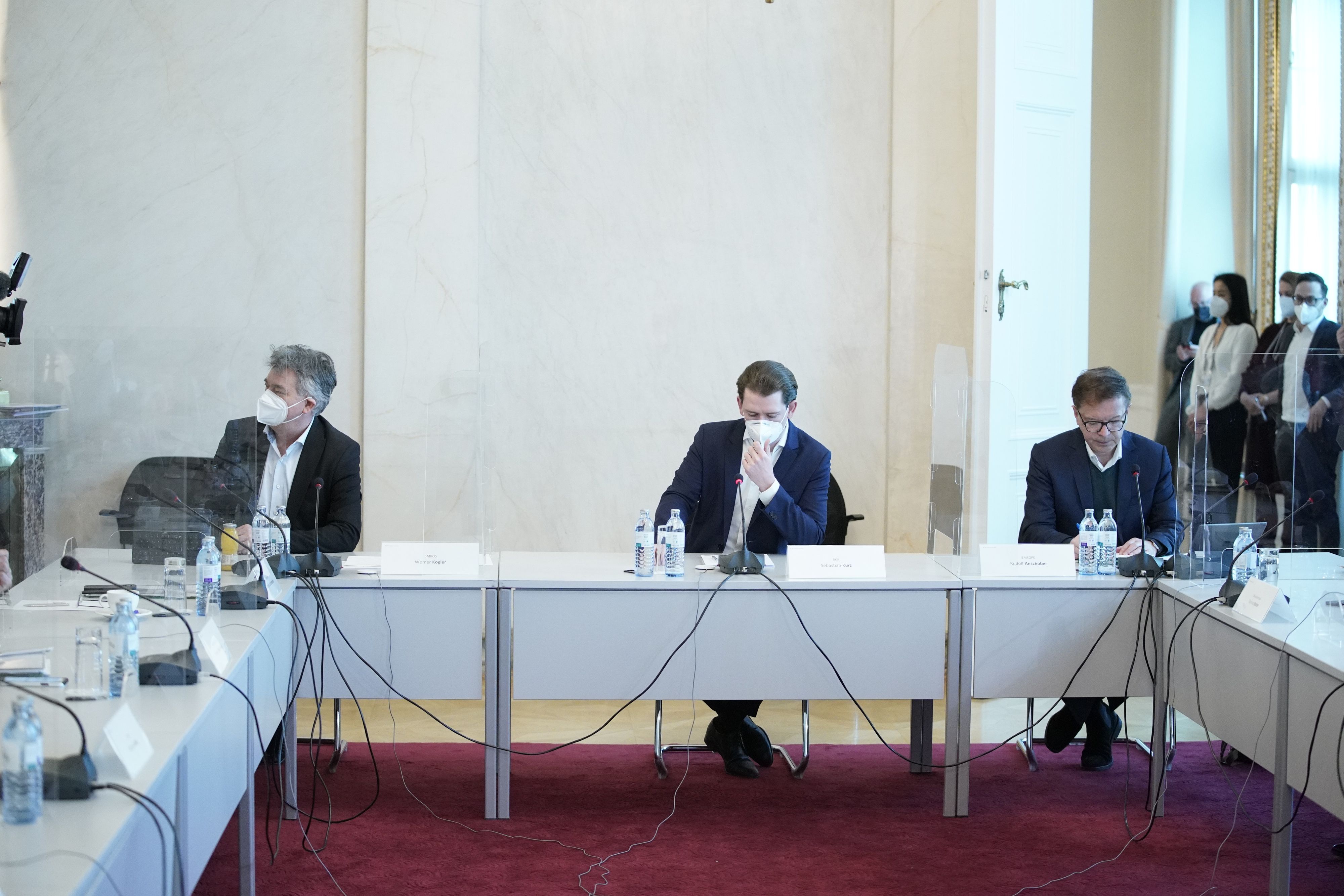 Sebastian Kurz, Werner Kogler, Rudolf Anschober beim Corona-Gipfel im Kanzleramt