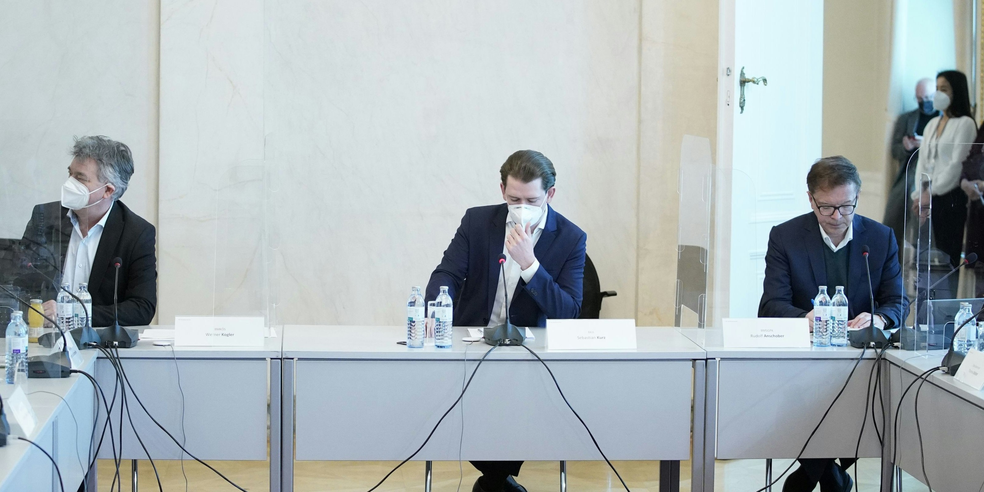Sebastian Kurz, Werner Kogler, Rudolf Anschober beim Corona-Gipfel im Kanzleramt