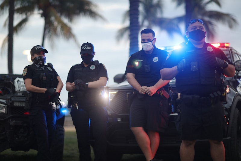 In Miami Beach geraten die Frühlingsferien (Spring Break) völlig außer Kontrolle. 