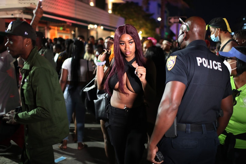 In Miami Beach geraten die Frühlingsferien (Spring Break) völlig außer Kontrolle. 
