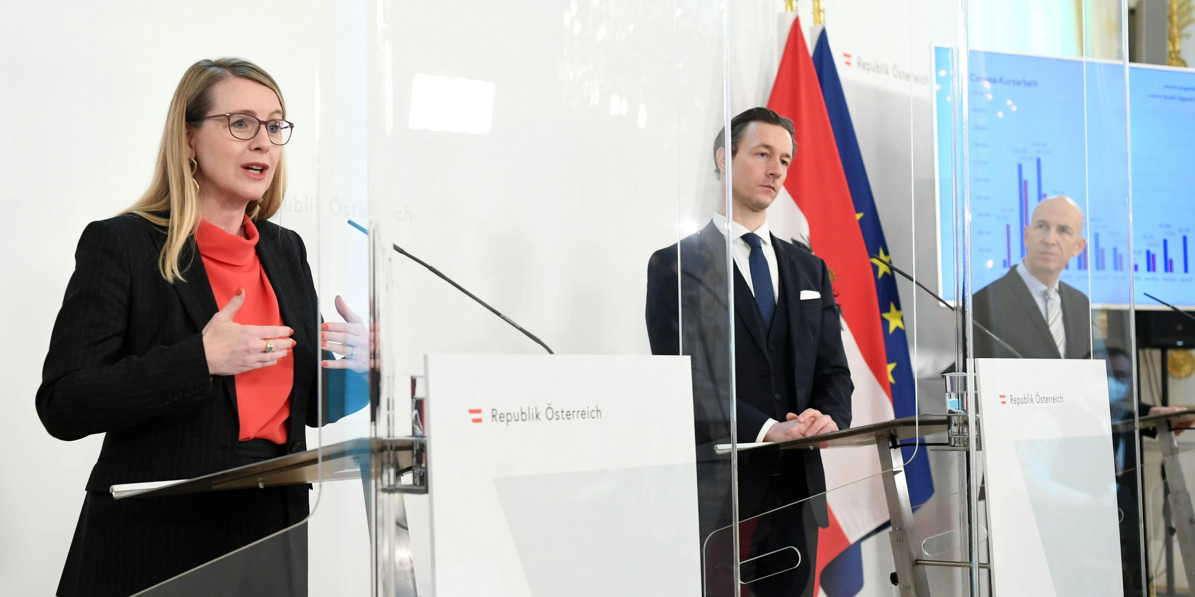 Download von www.picturedesk.com am 23.03.2021 (12:34).  ABD0069_20210302 - WIEN - ÖSTERREICH: Wirtschaftsministerin Margarete Schramböck (ÖVP), Finanzminister Gernot Blümel (ÖVP) und Arbeitsminister Martin Kocher (ÖVP) am Dienstag, 2. März 2021, anl. der PK "Aktuelles zu Standort und Beschäftigung" im Bundeskanzleramt in Wien. - FOTO: APA/HELMUT FOHRINGER - 20210302_PD1959 - Rechteinfo: Rights Managed (RM)