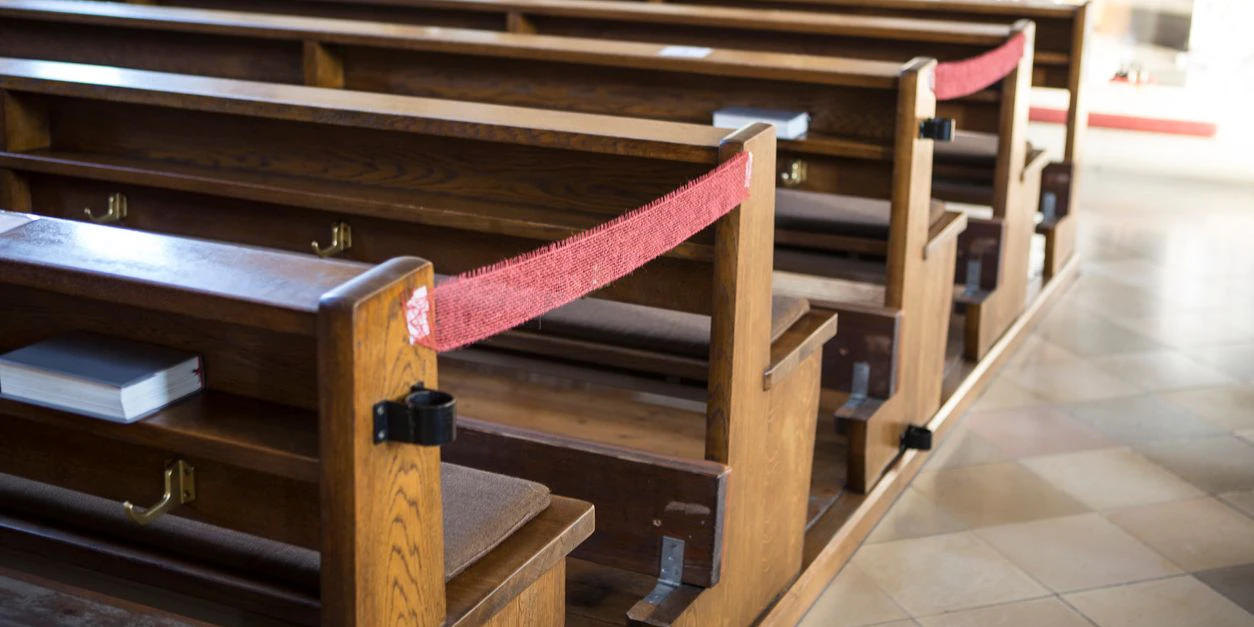 Aufruf nach einem Gottesdienst in Tirol.