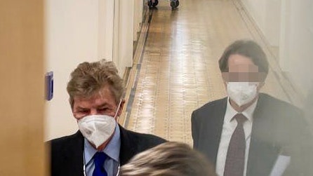 Der Prinz am Dienstag in der Früh im Landesgericht Wels.