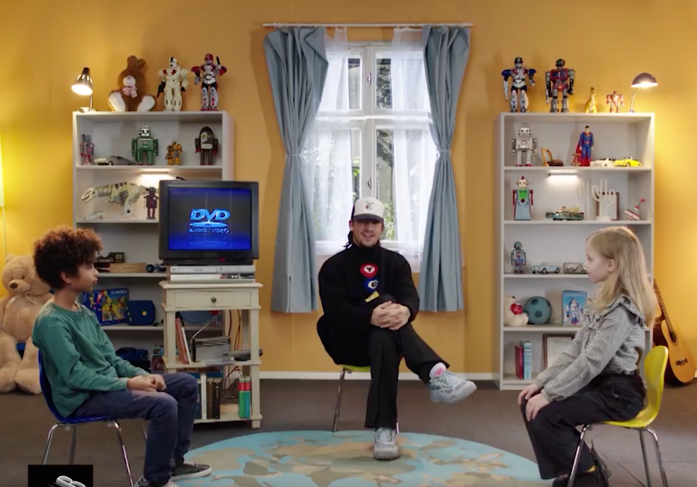 Yung Hurn mit seinen Interview-Partnern.