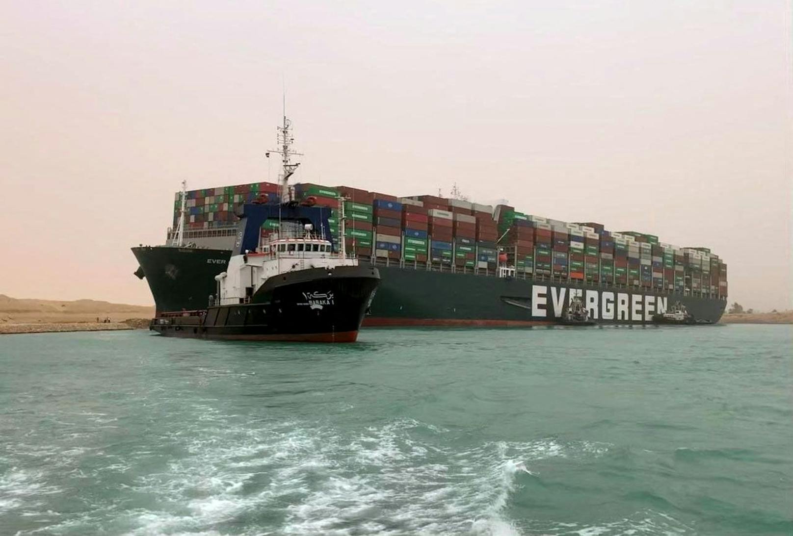 Die 400 Meter lange "MV Ever Given" blockiert aktuell den Suez-Kanal