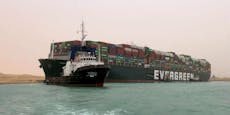 Irrer Container-Crash im Suezkanal – nichts geht mehr