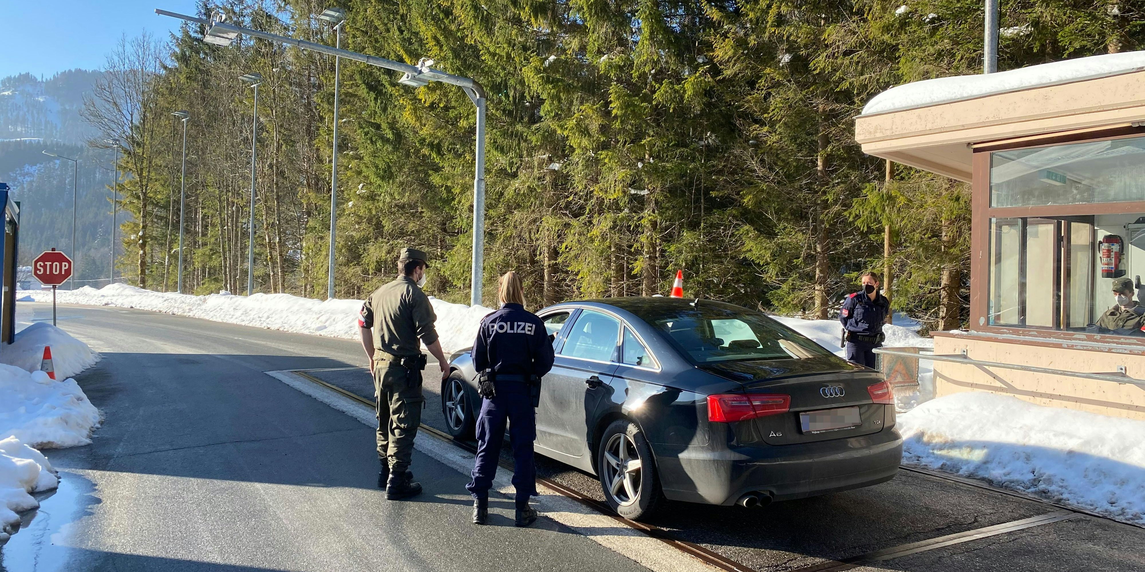 Covid-Kontrollen am Achenpass 