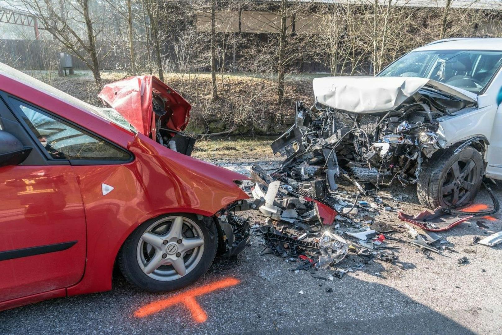 Schwerer Verkehrsunfall im Bezirk Neunkirchen