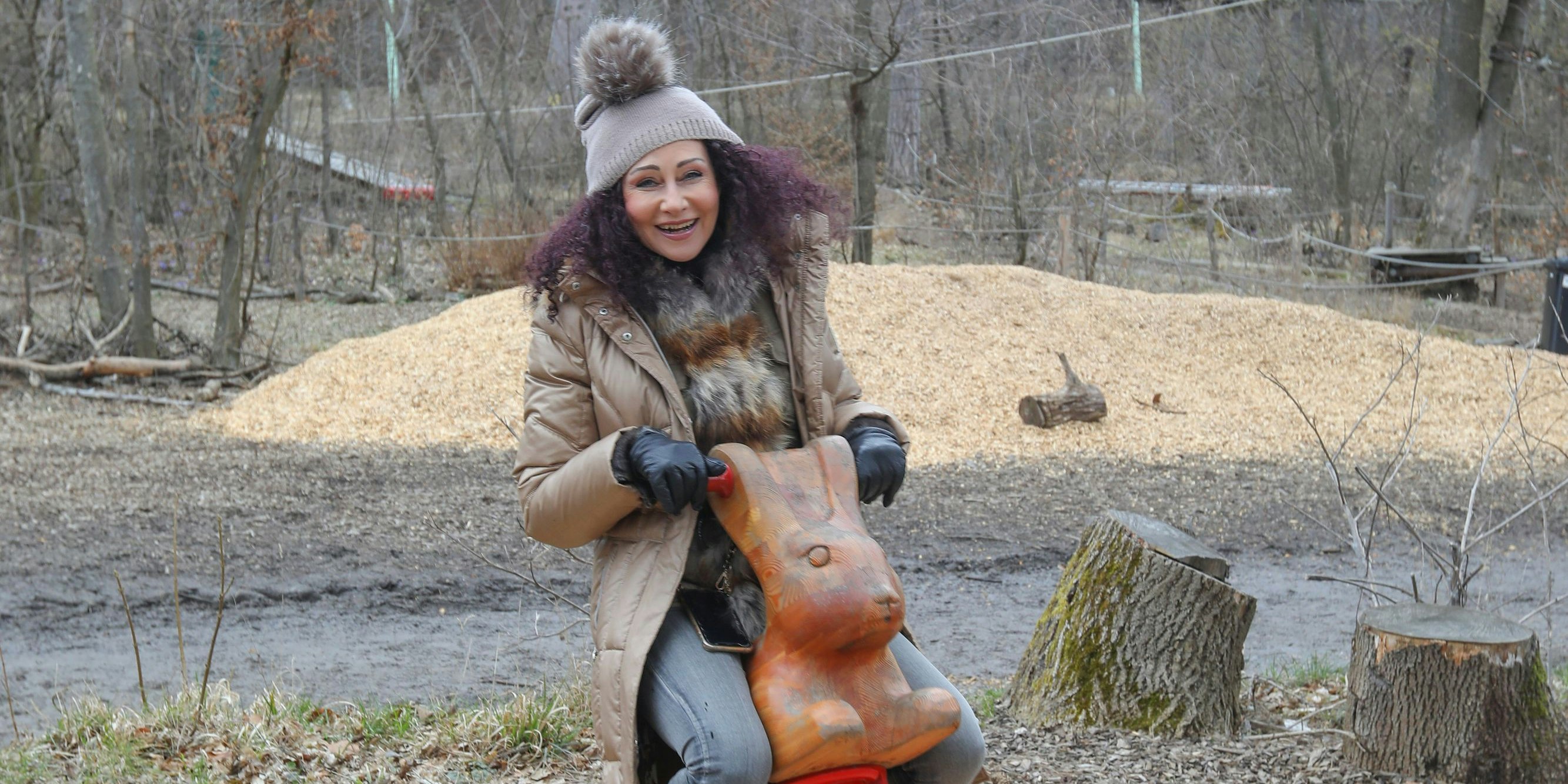 Beim Talk am Kahlenberg ist Mausi für jeden Spaß zu haben.