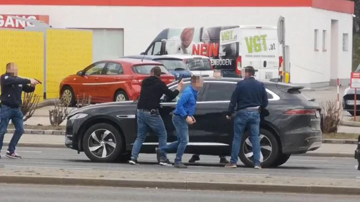 Festnahme auf der Triester Straße in Wien