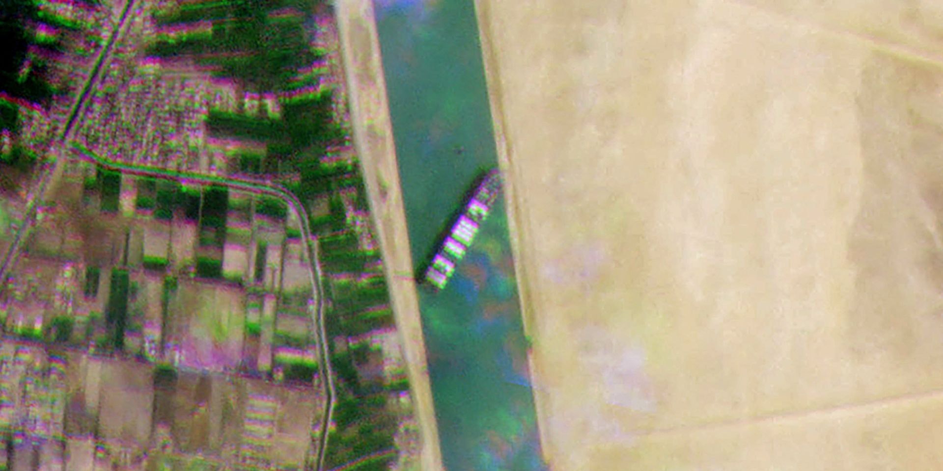 In der 150-jährigen Geschichte des Kanals ist das noch nie passiert: Ein Containerschiff von der Grösse eines Wolkenkratzers liegt quer im Suezkanal.