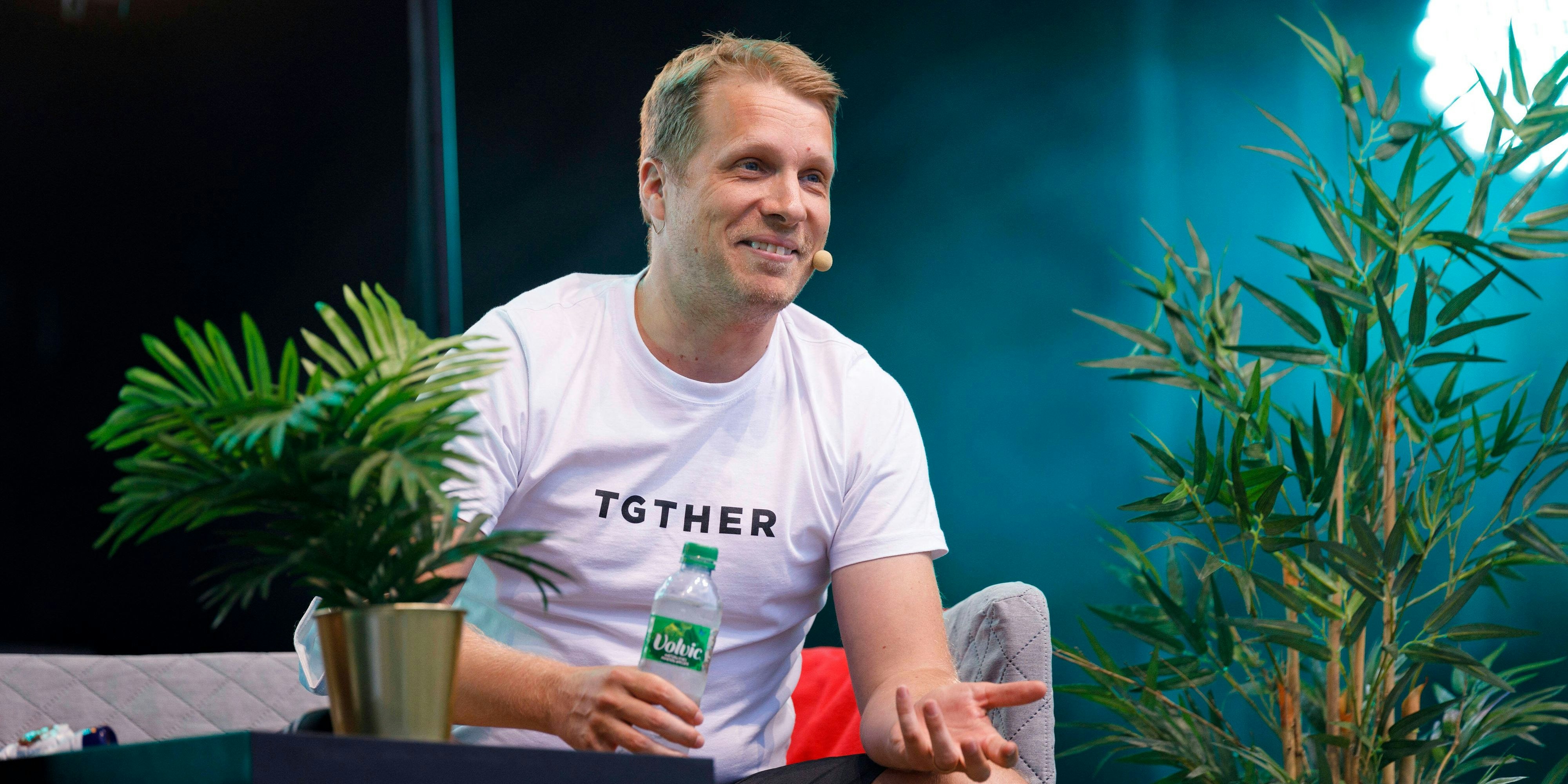 Komiker Oliver Pocher macht sich über Maite Kellys Figur lustig.