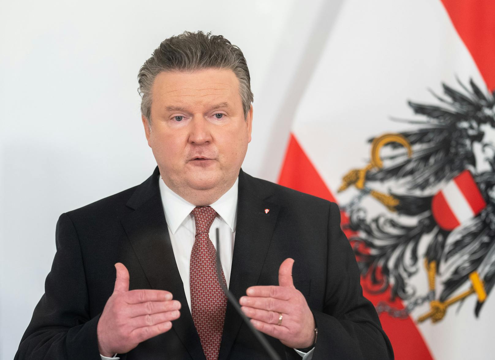Wiens Bürgermeister Michael Ludwig (SPÖ) spricht über die "Osterruhe".