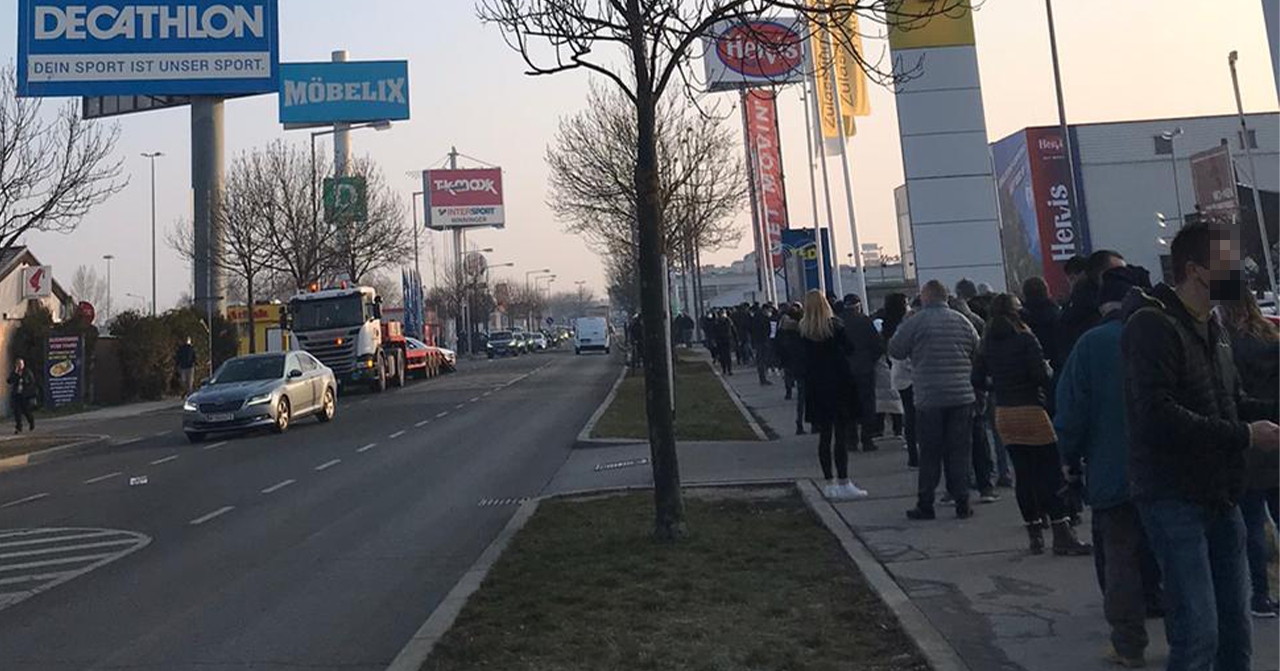 Am Donnerstag stürmten Wiener dieses Sportgeschäft