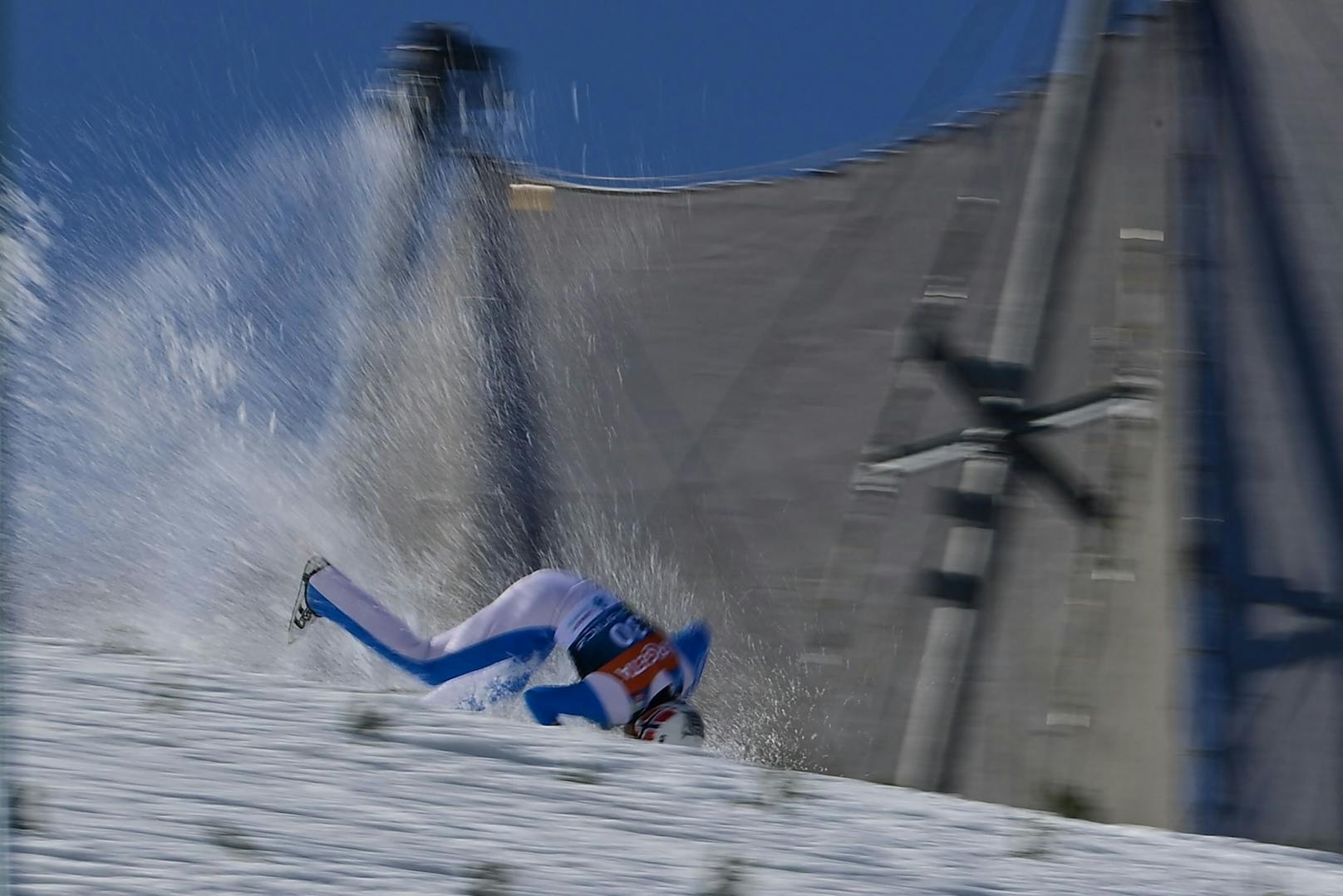 Der Norweger Daniel Andre Tande ist im Probedurchgang vor dem Skifliegen in Planica schwer gestürzt. 