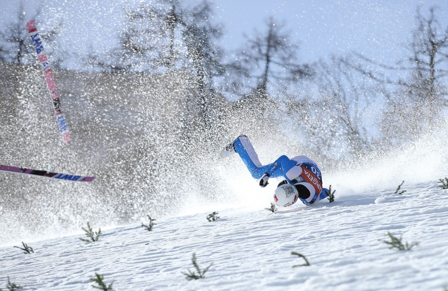 Der Norweger Daniel Andre Tande ist im Probedurchgang vor dem Skifliegen in Planica schwer gestürzt. 