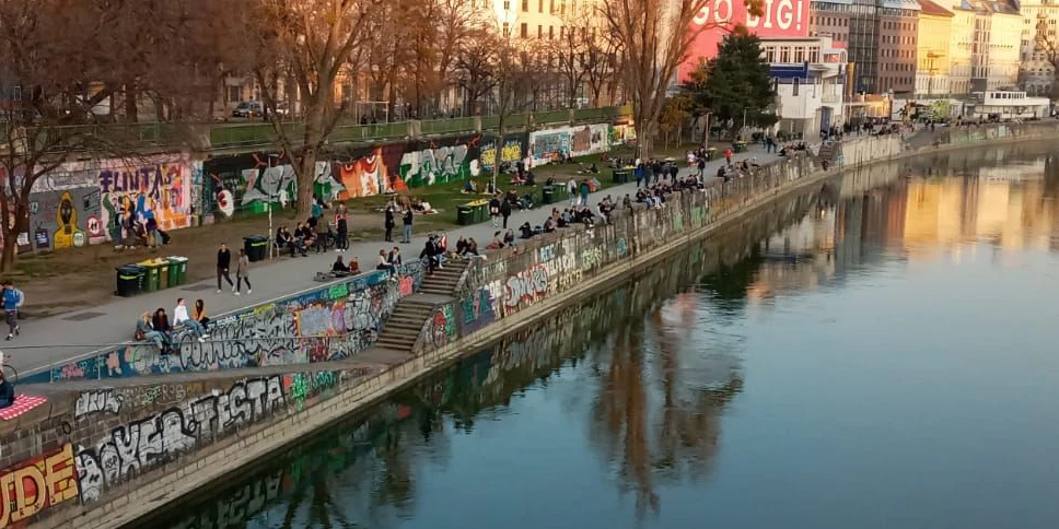 Unzählige Personen waren am Freitag am Donaukanal unterwegs.