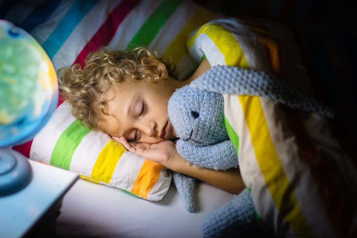 Kinder und Jugendliche schlafen wegen Corona schlechter.