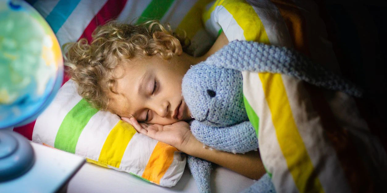 Kinder und Jugendliche schlafen wegen Corona schlechter.