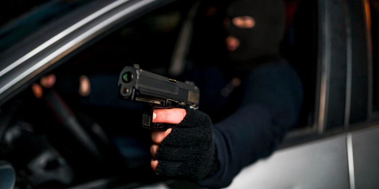 Der Lenker zielte mit einer Waffe auf einen anderen Autofahrer.