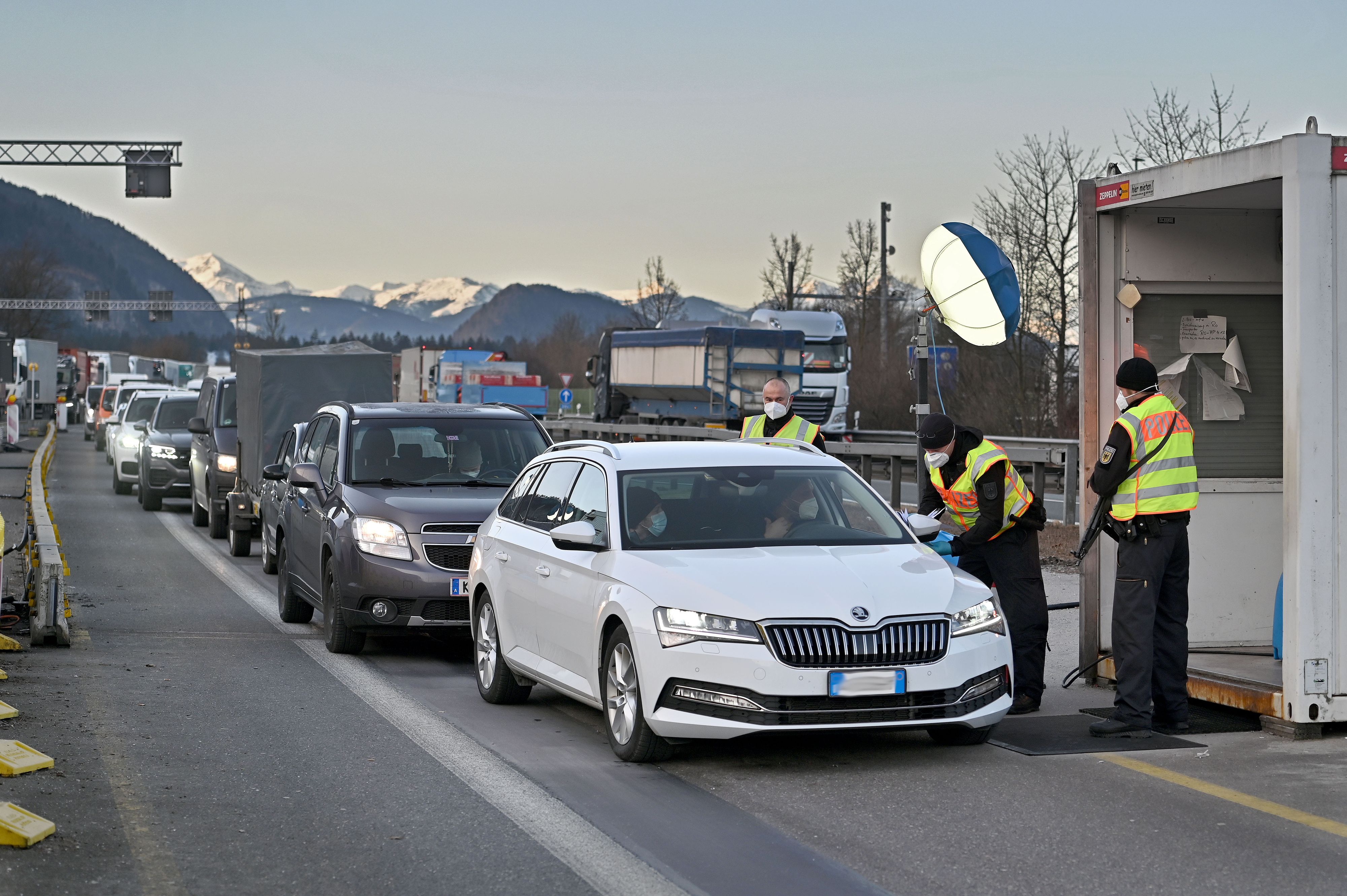 Die Grenzkontrollen für Tirol werden aufgehoben.