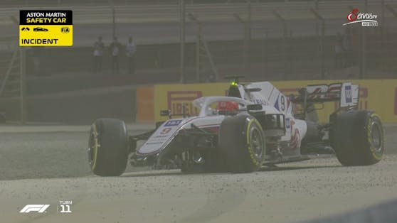 Nikita Mazepin fliegt nach wenigen Sekunden ab.