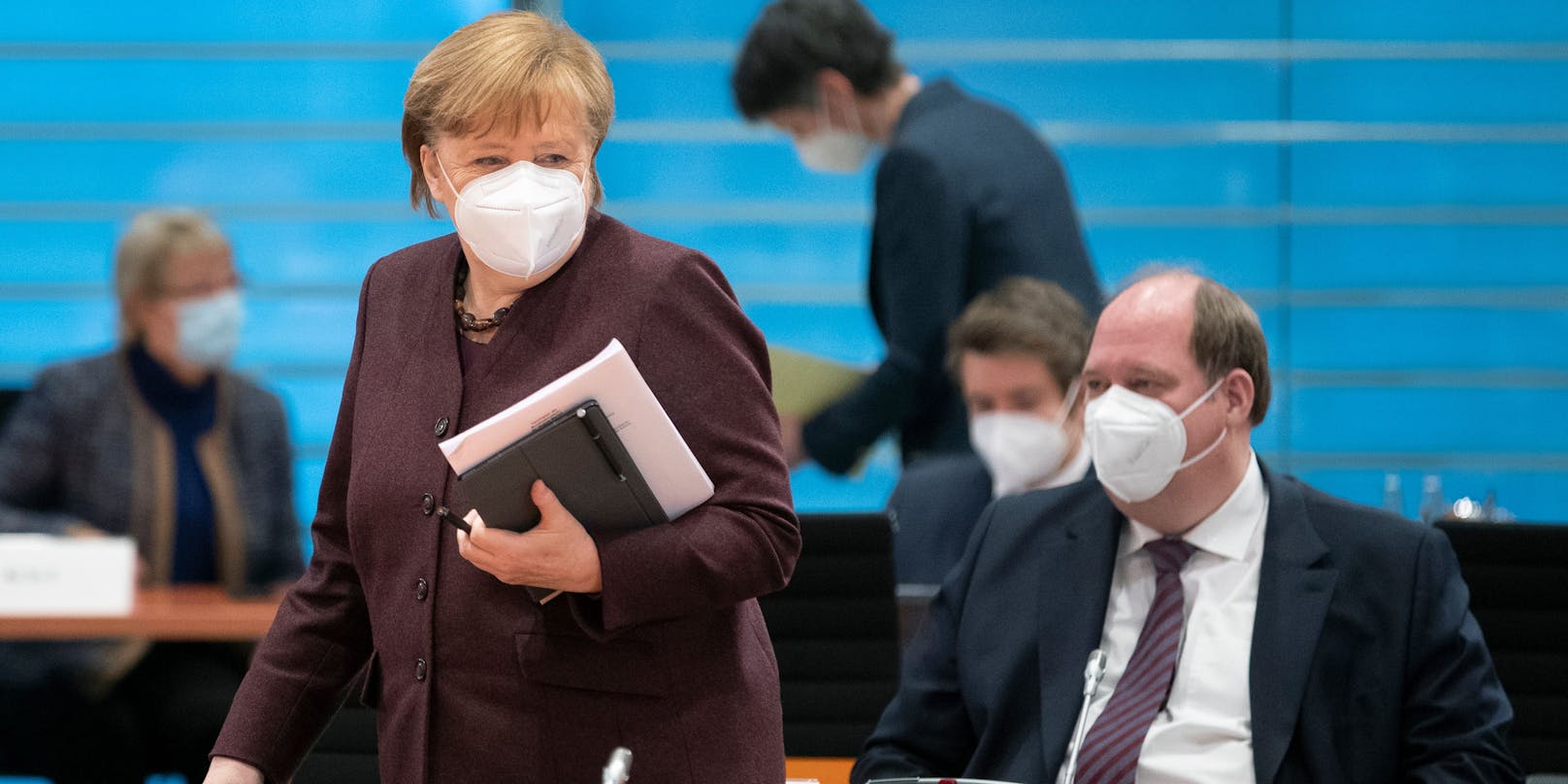 Kanzlerin Merkel und Minister Braun