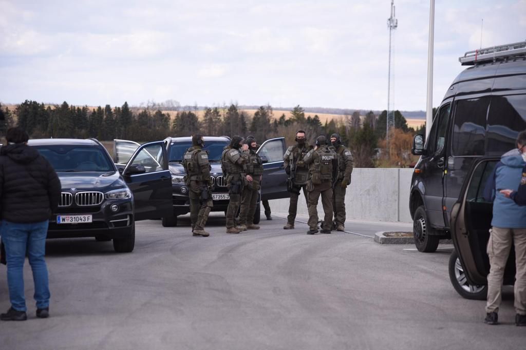 Cobra-Einheit vor Ort