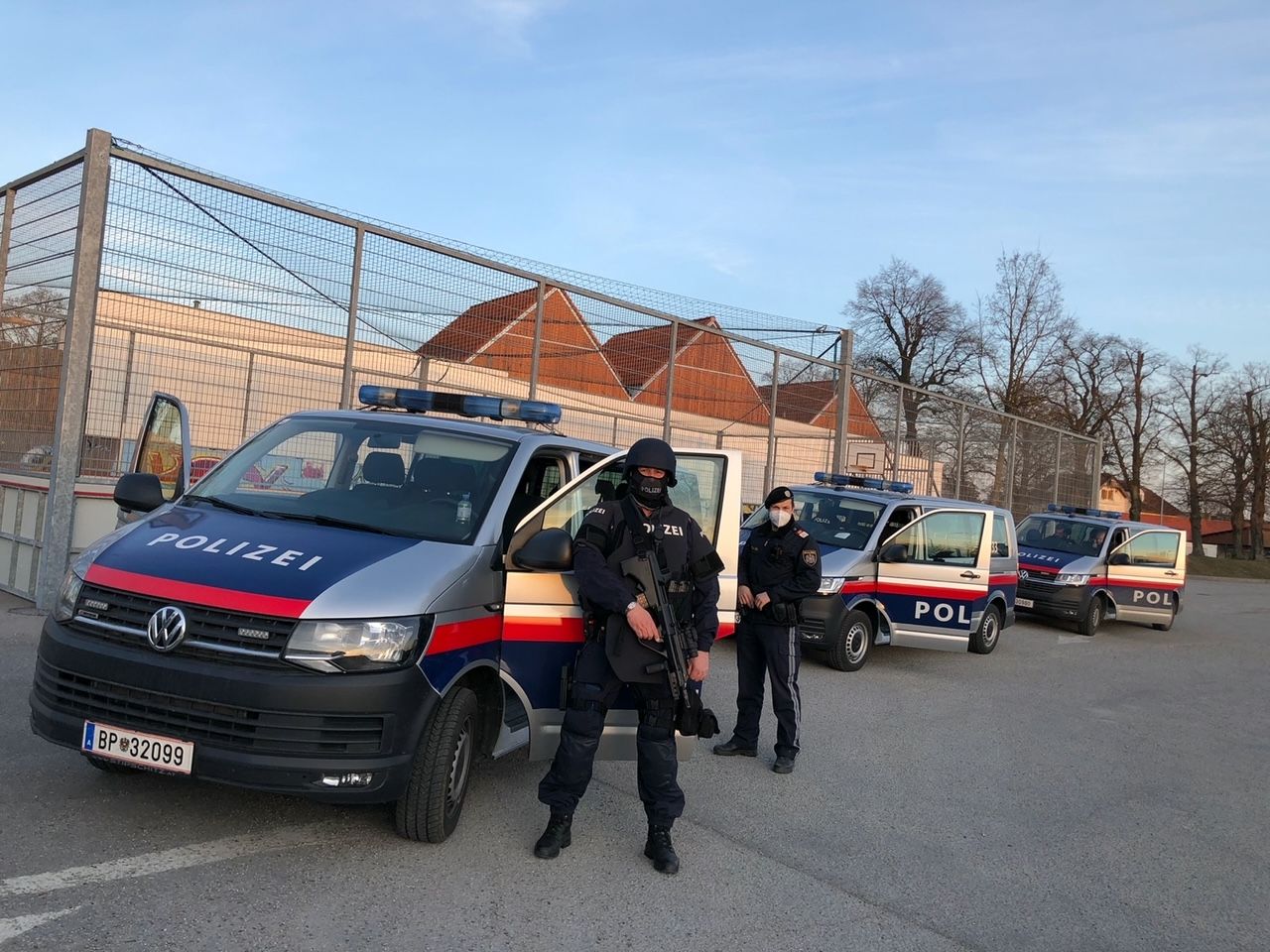 Polizei und Cobra in Horn