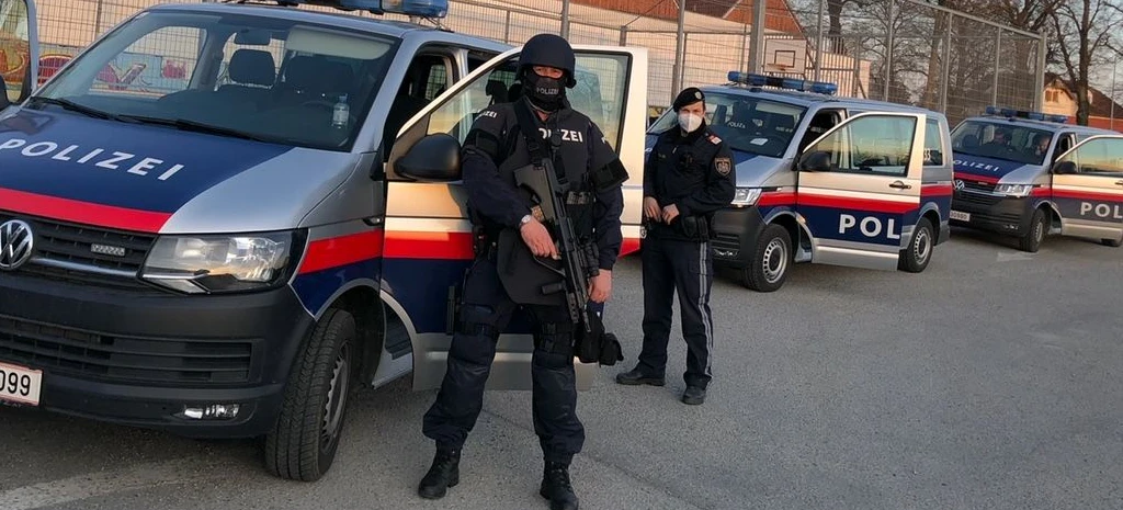 Polizei und Cobra in Horn