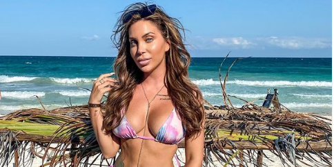 Tara postet Insta-Fotos vom Strand.