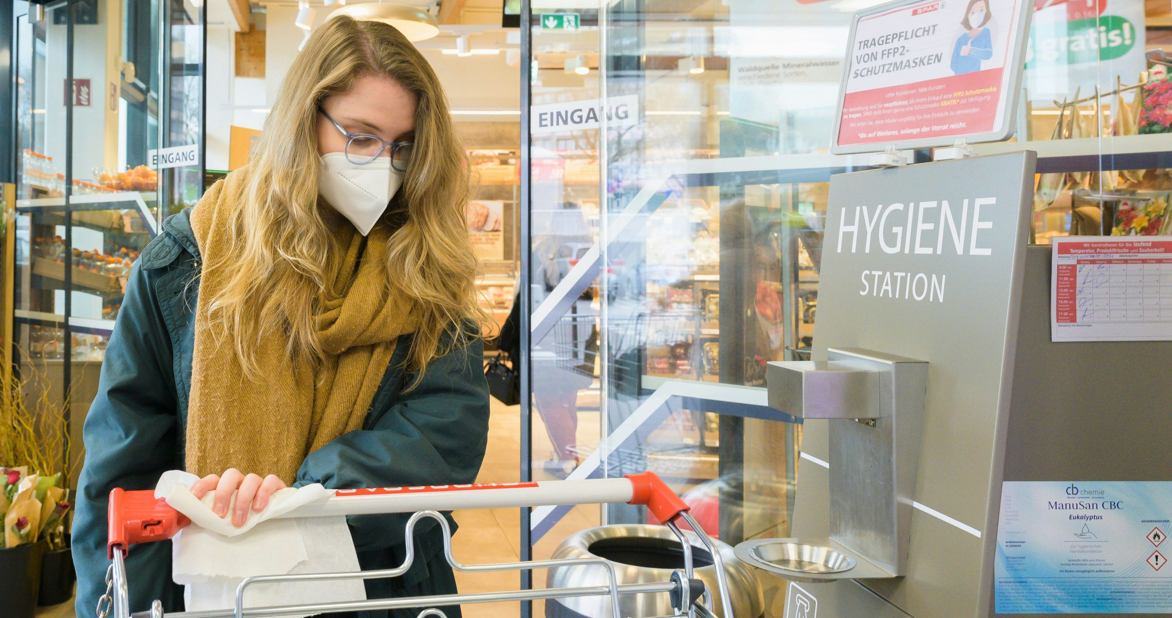 Download von www.picturedesk.com am 29.03.2021 (11:33).  Einkaufen mit FFP2-Maske im Supermarkt. Wien, 09.03.2021 - 20210309_PD11512 - Rechteinfo: Rights Managed (RM) Nur für redaktionelle Nutzung!