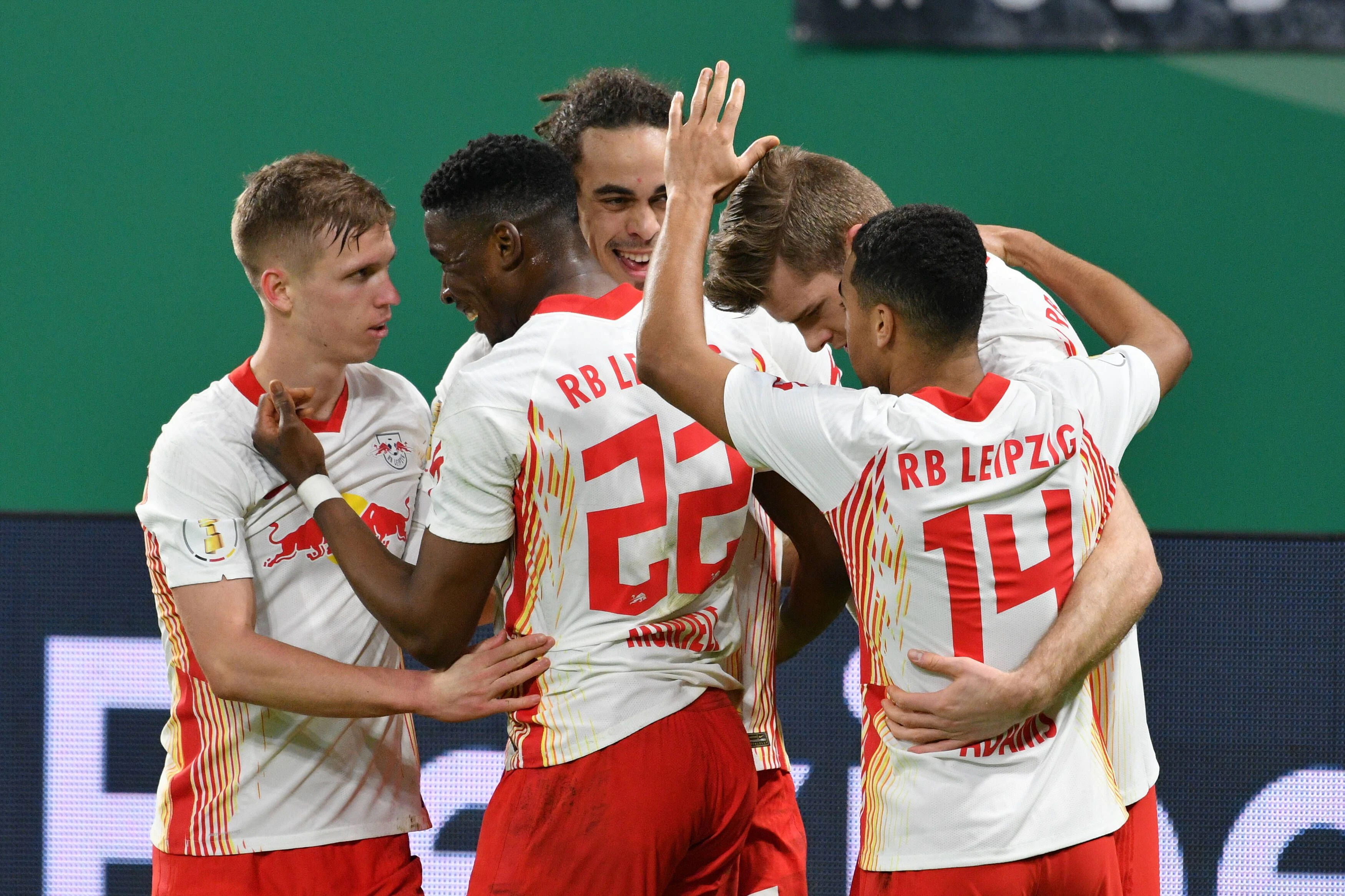 RB Leipzig jubelt über den Halbfinal-Einzug im DFB-Pokal.