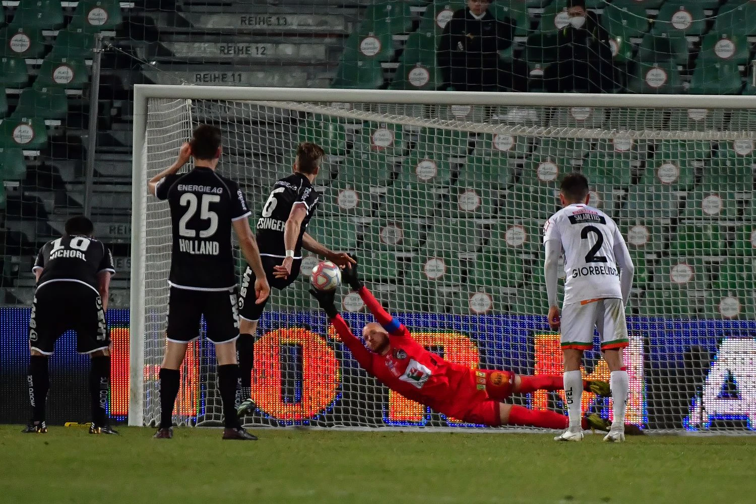 Philipp Wiesinger schießt den LASK ins Finale.