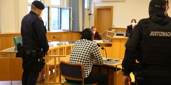 Der angeklagte Serbe vor Gericht.