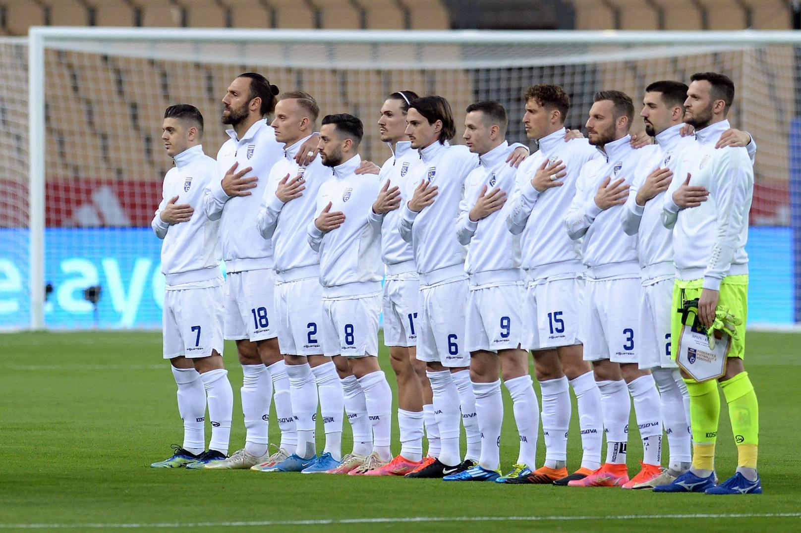Das kosovarische Team beim Gastspiel in Sevilla. 