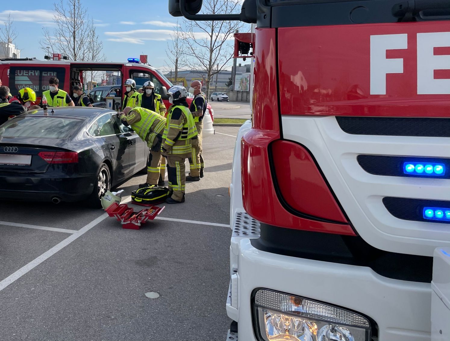 Die Feuerwehr befreite das Baby.