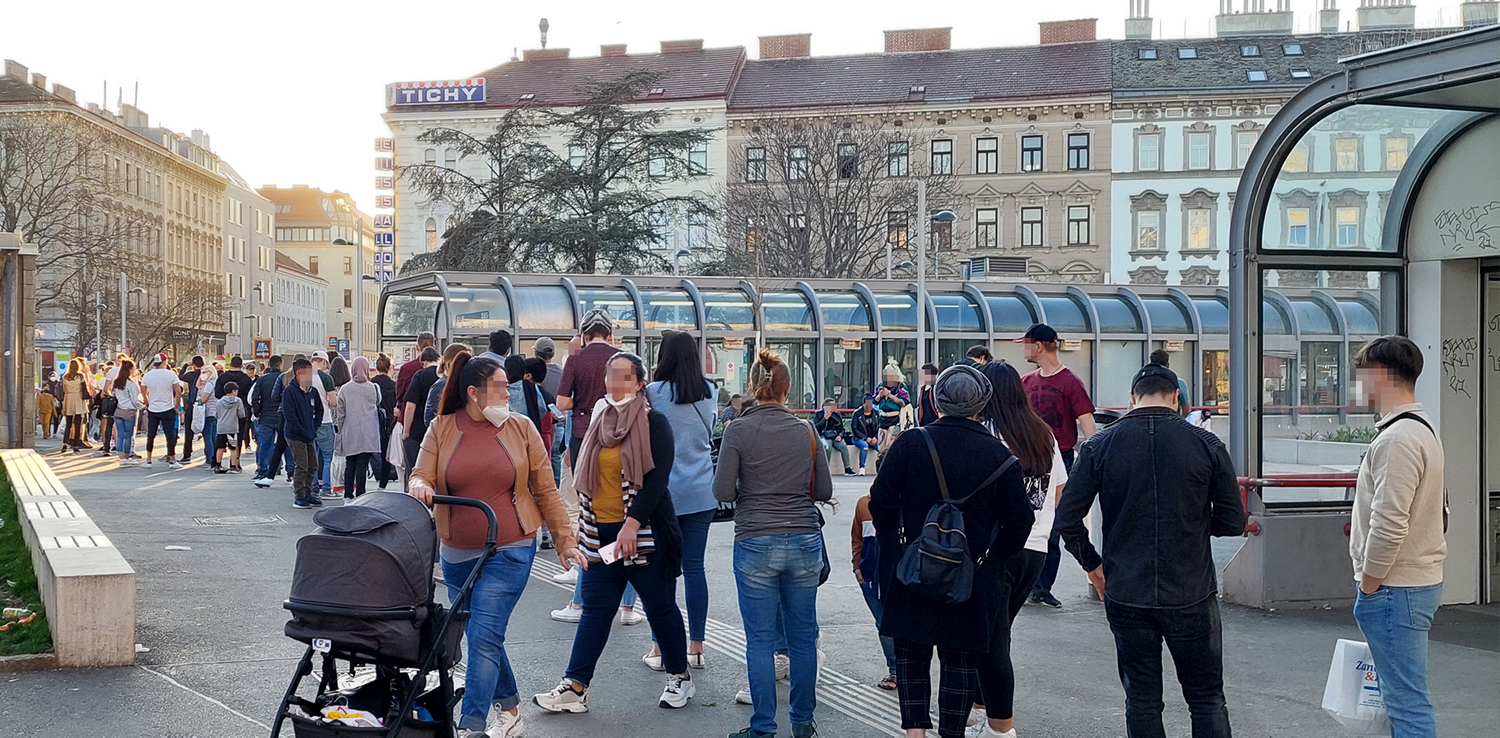 Der Ansturm auf diesen beliebten Wiener Eissalon war am Mittwoch enorm