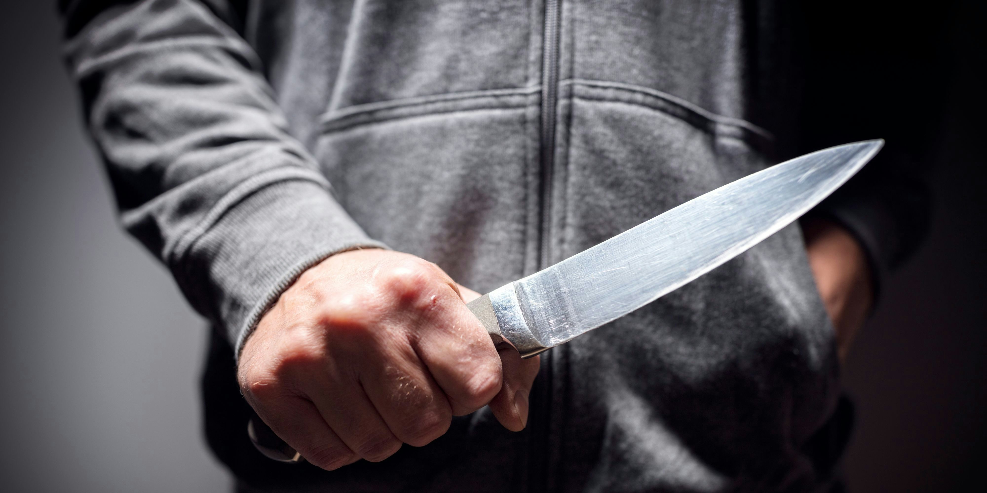 Wegen einer Packung Zigaretten sah ein 13-Jähriger aus dem Bezirk Murau rot und bedrohte eine Trafikantin mit einem Messer.