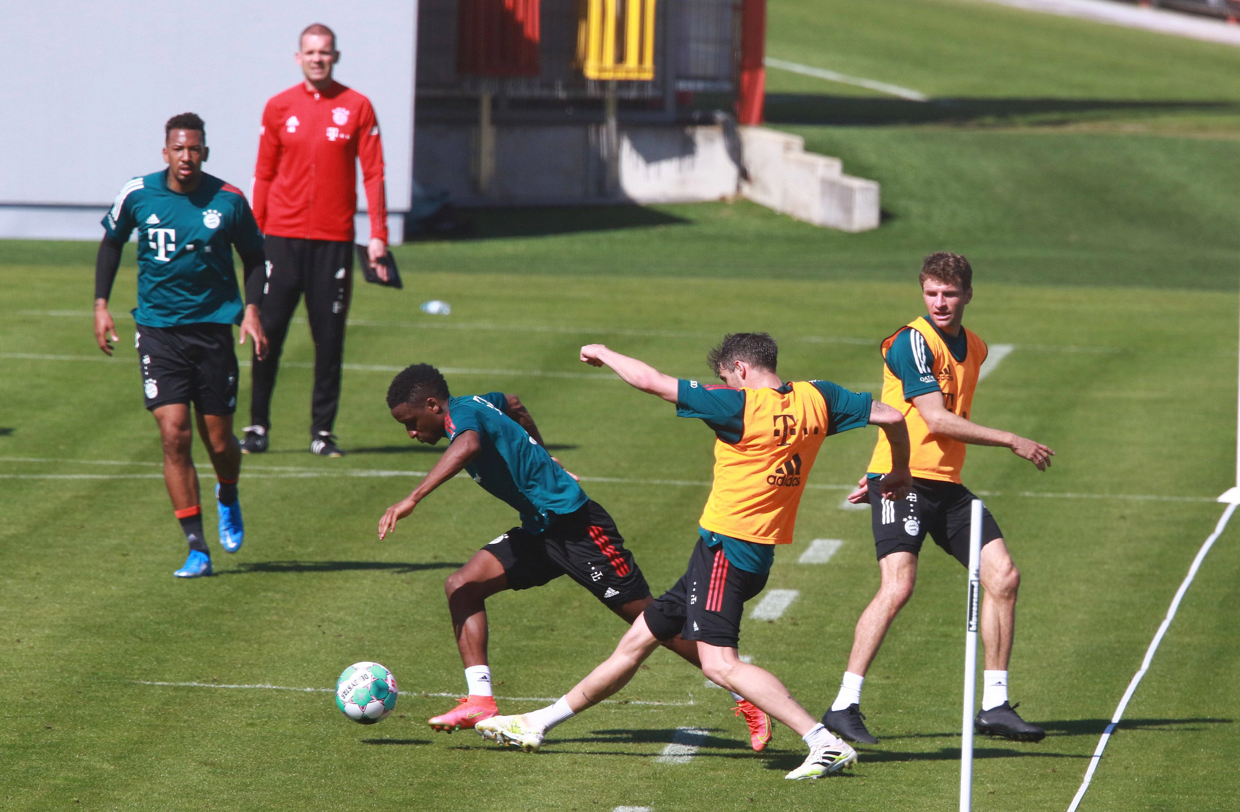 Thomas Müller und Co. bekamen vom Absturz gar nichts mit. 