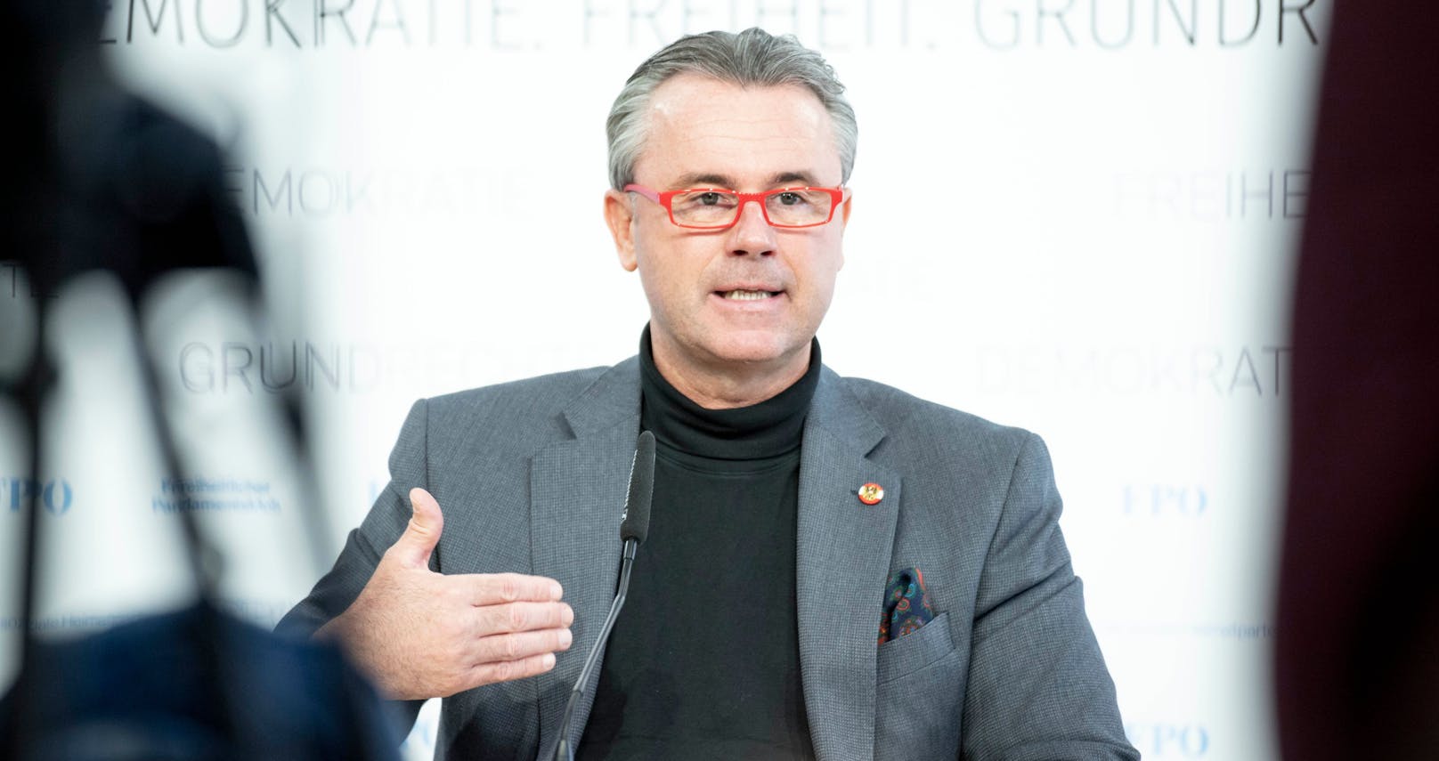FPÖ-Chef Norbert Hofer spricht sich für rasche Impfungen aus.