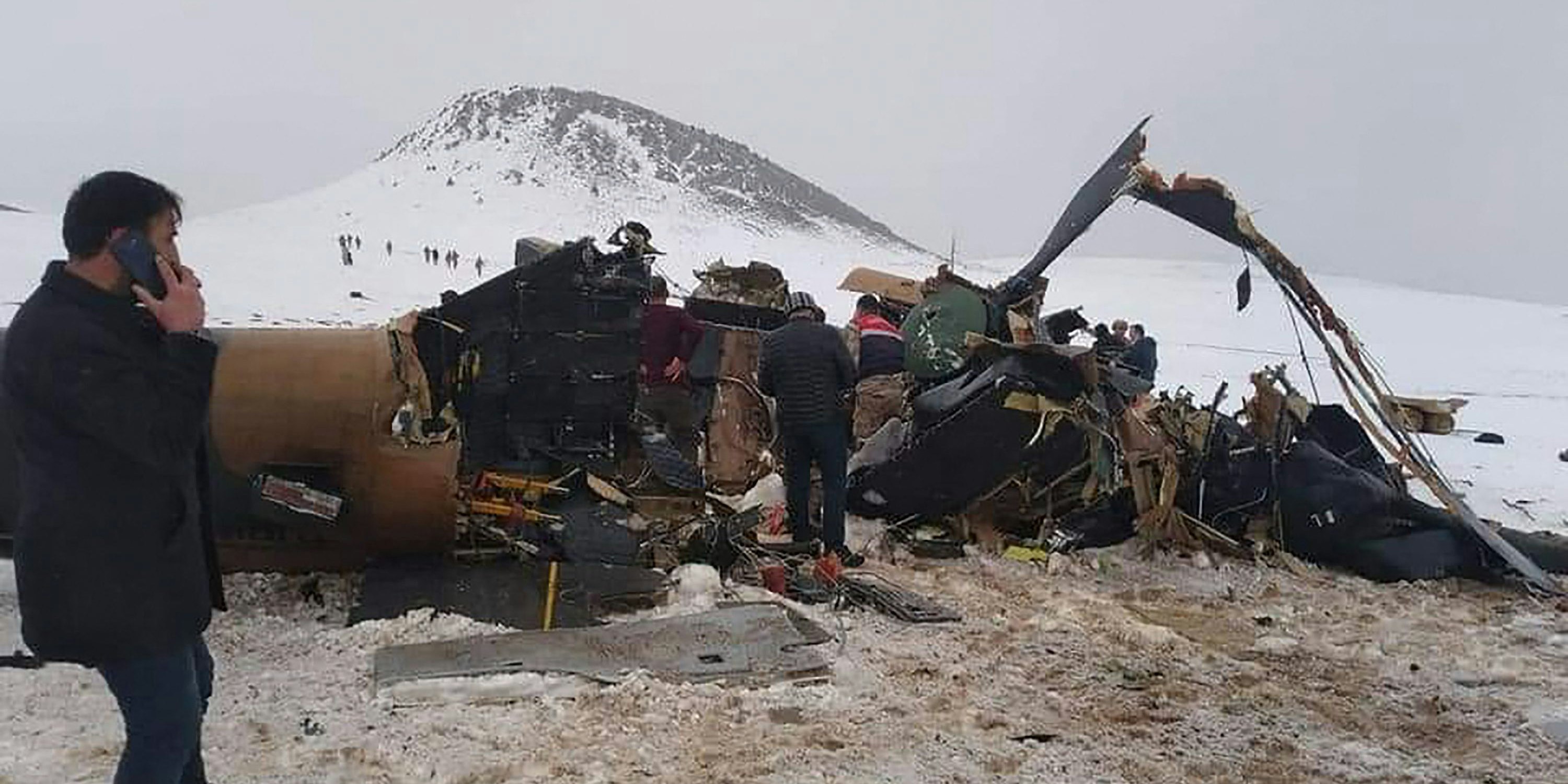 Bei einem Helikopterabsturz in der Türkei sind 11 Soldaten getötet worden.