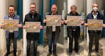 GR Andreas Bors, GR Herbert Schmied, StR Hubert Herzog, StR Michael Hanzl und VzBgm. Rainer Patzl freuen sich über den gemeinsamen Erfolg!