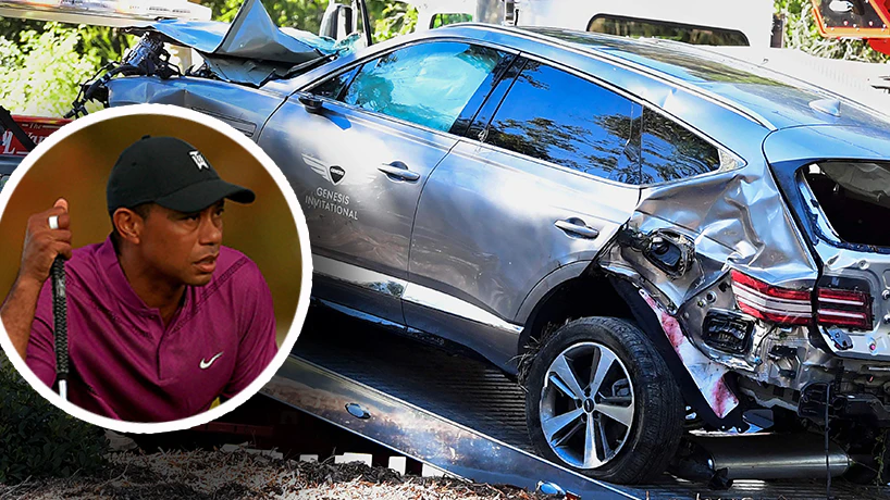 Das Auto von Tiger Woods wird untersucht. 