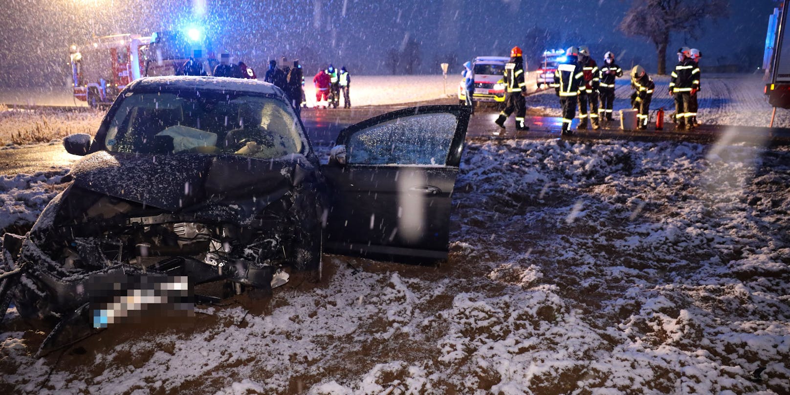 Ein schwerer Verkehrsunfall hat sich am späten Freitagnachmittag in Gschwandt (Bezirk Gmunden) ereignet.