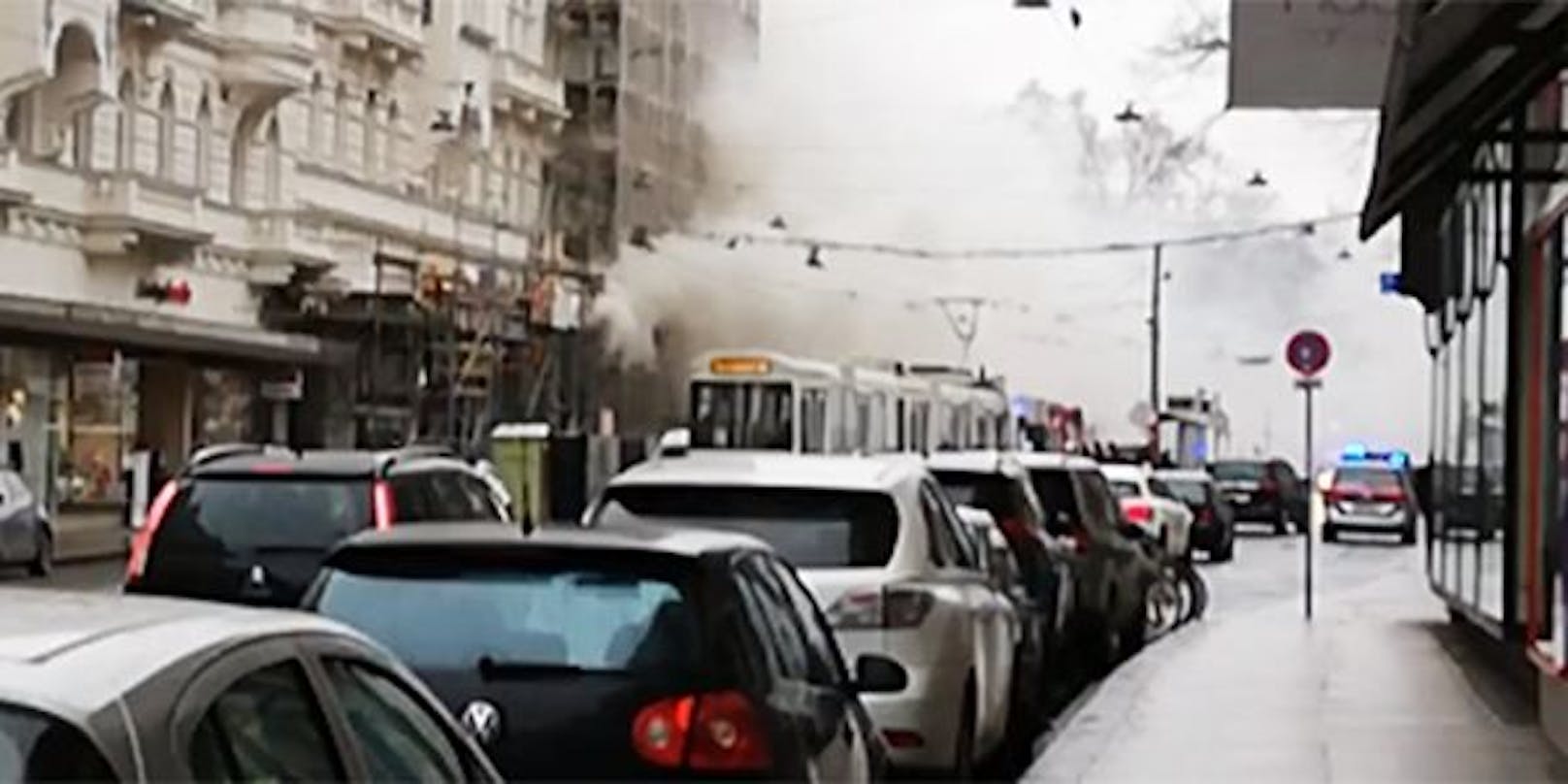Mord-Anschlag mit Benzin – dichte Rauchsäule über Wien