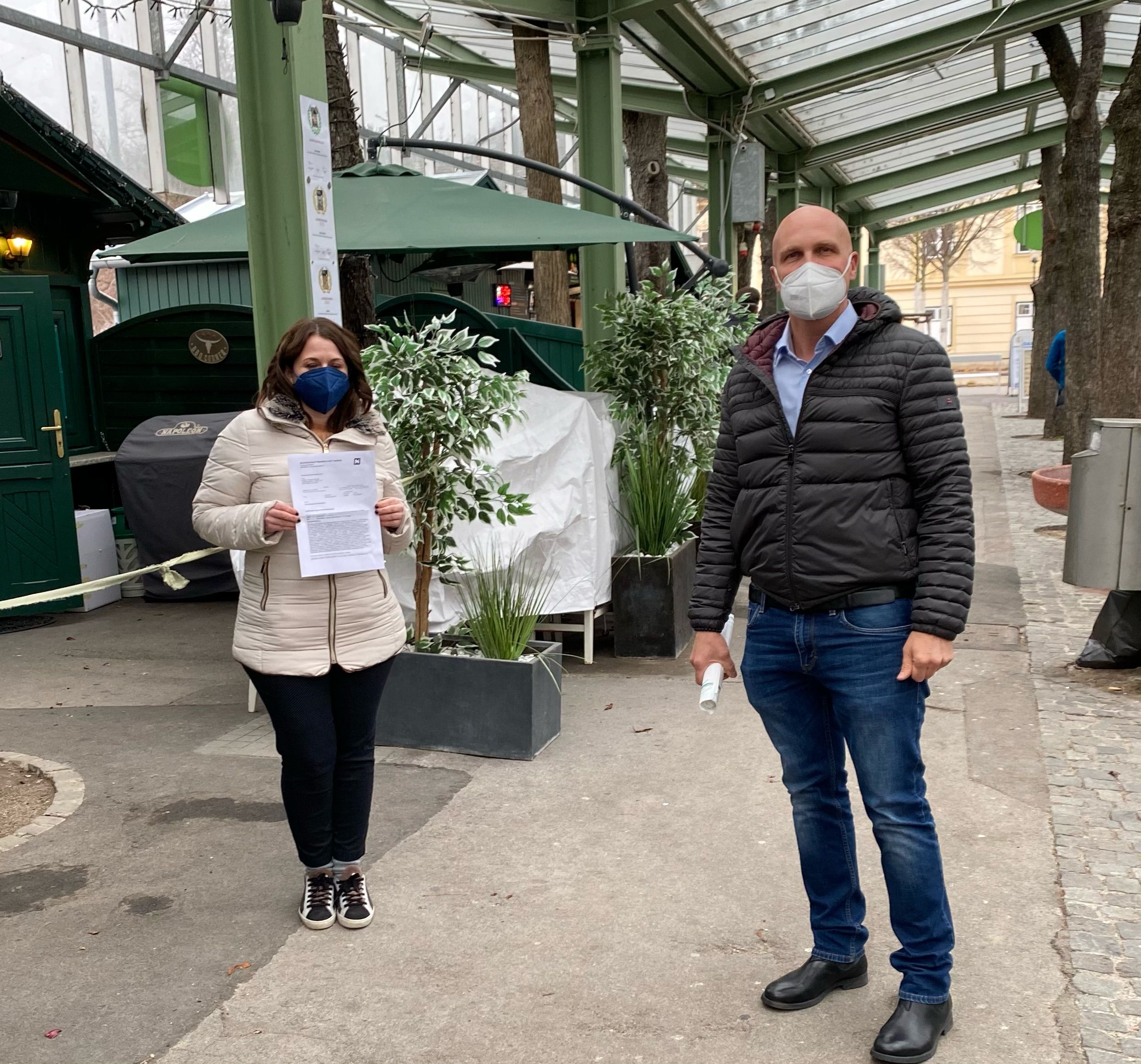 Nadine (31) mit Strafe in Baden mit Reinhard Langthaler