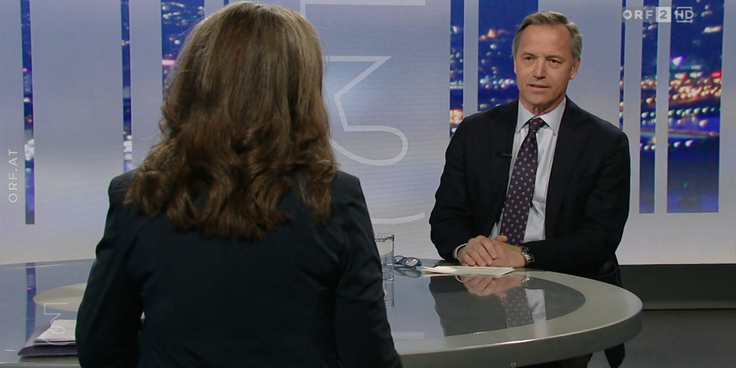 Pfizer-Chef Robin Rumler und Sigrid Pilz Freitagabend im ORF