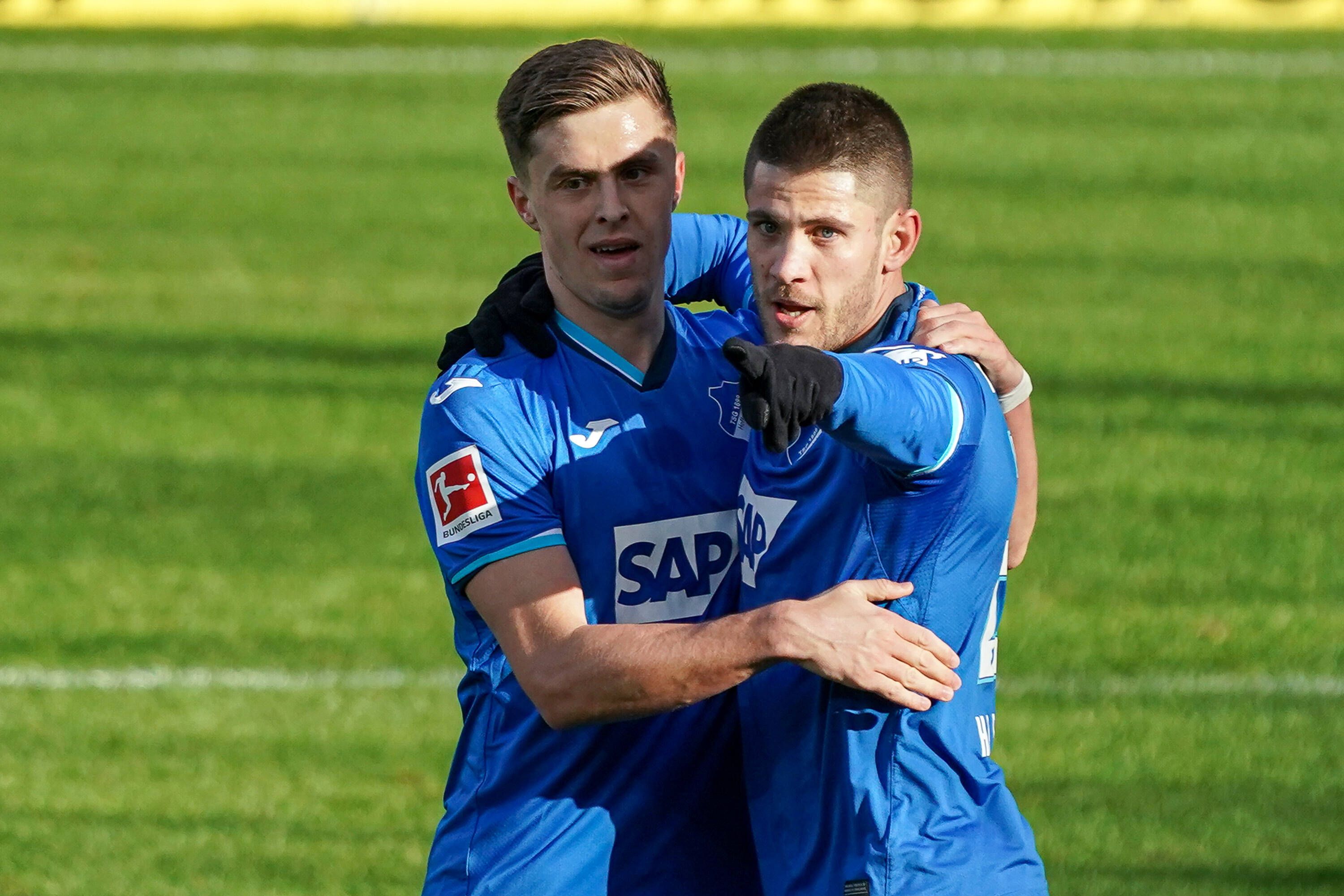 Christoph Baumgartner trifft für Hoffenheim. 