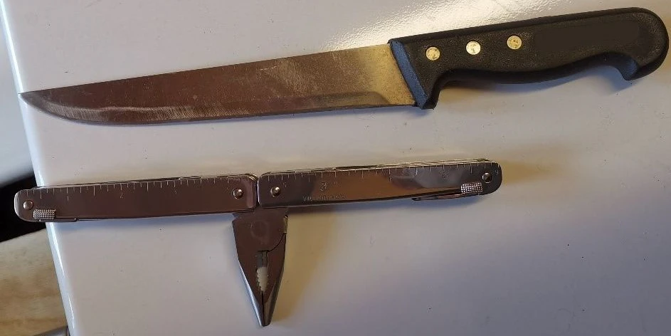 Die Polizei stellte das Küchenmesser sicher.